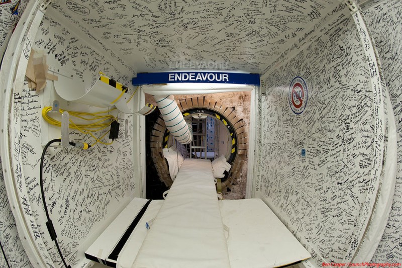 Endeavour_white_room_3-800x533