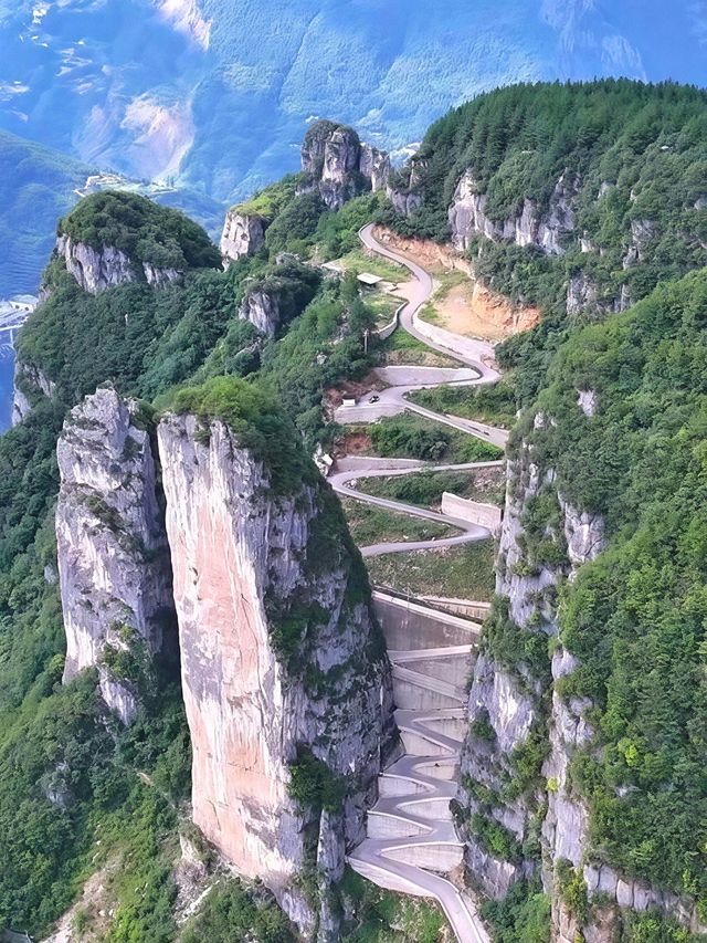 Esta ruta en zigzag de 18 curvas es la pesadilla de cualquier conductor